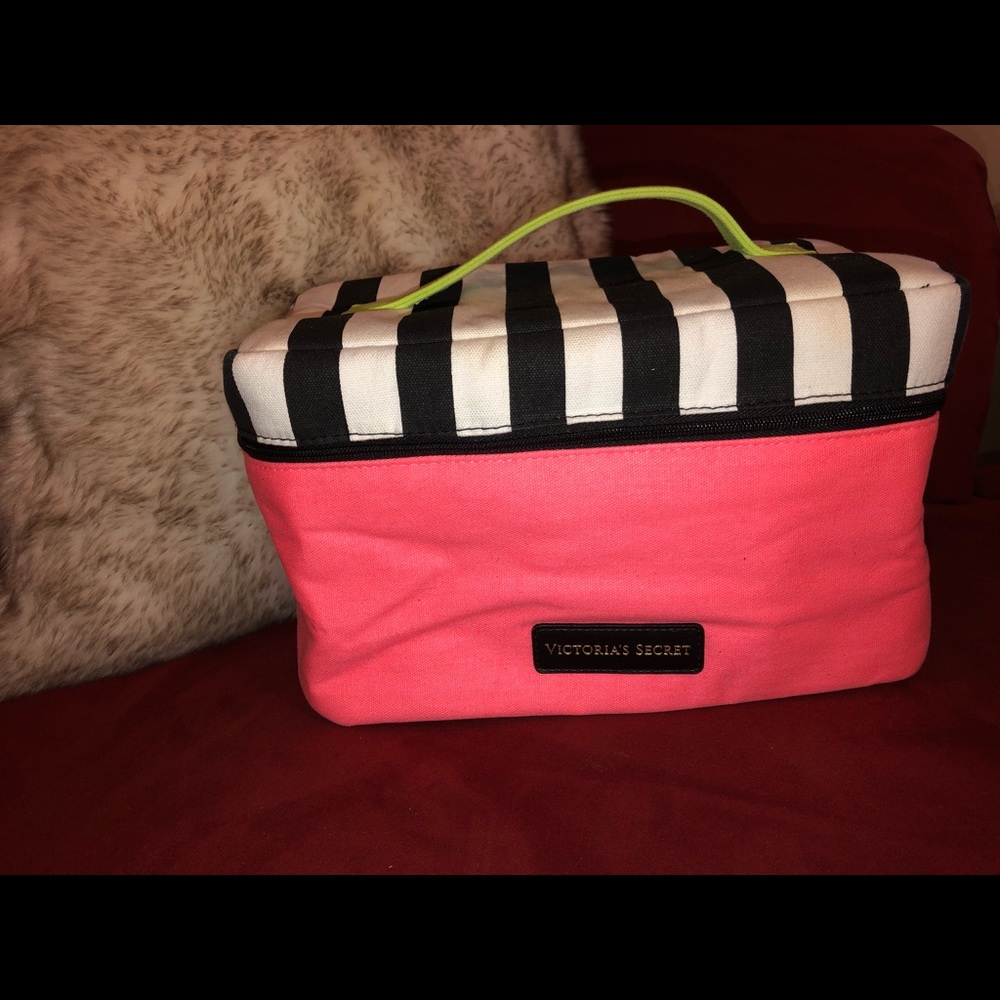 VICTORIA’S SECRET - Travel Bag - New/Without tags